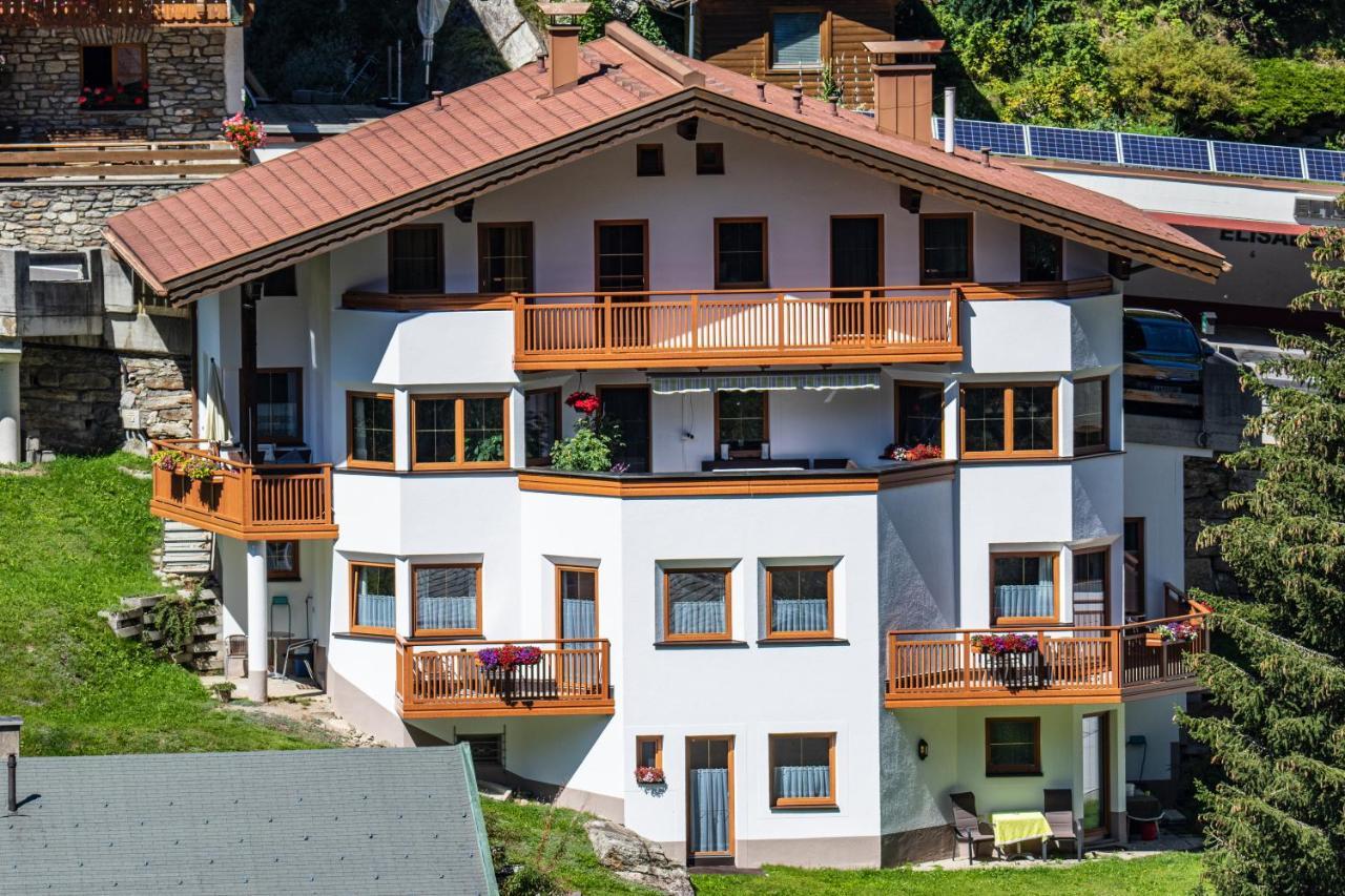 Haus Markus Strolz Bed & Breakfast Sankt Anton am Arlberg Exterior photo